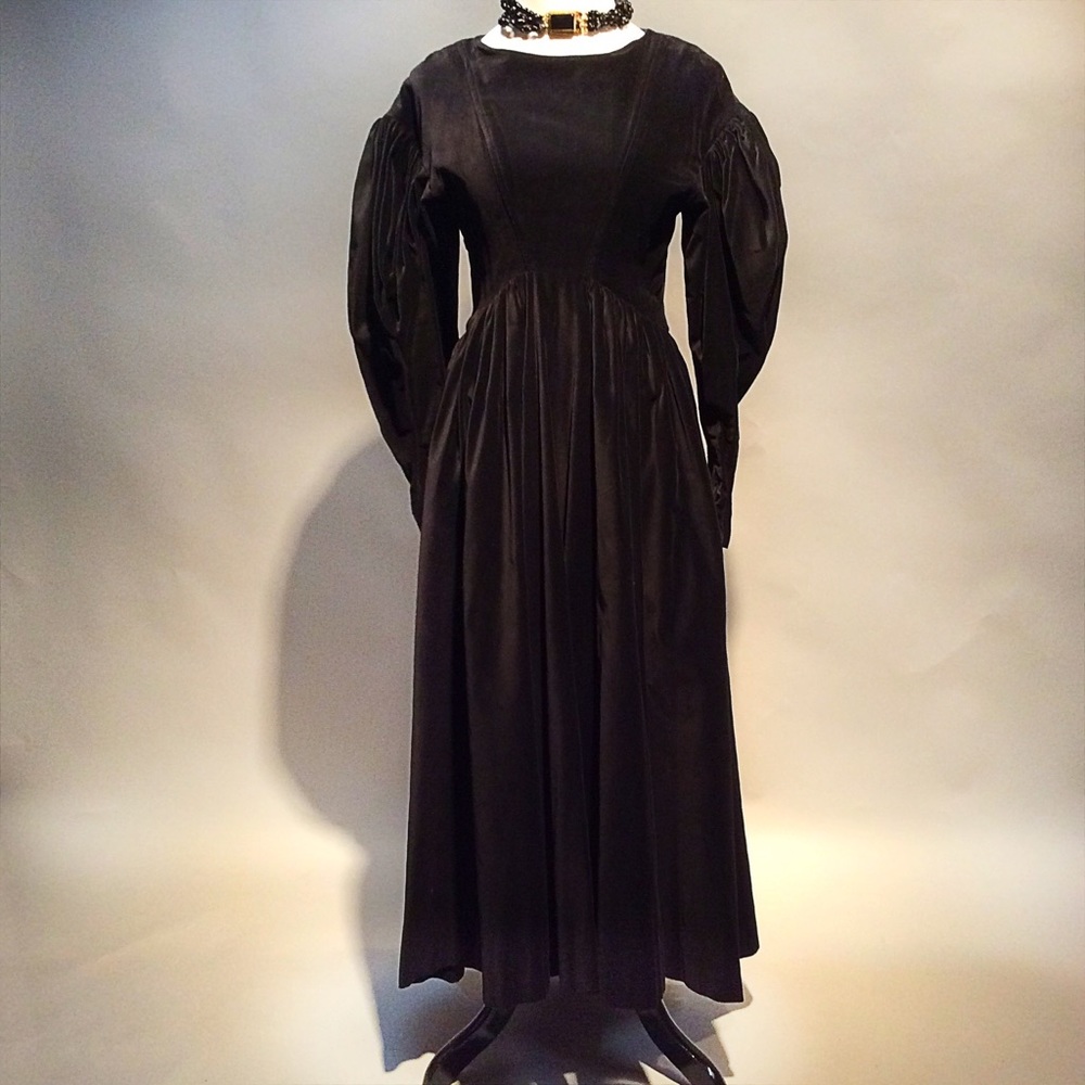 Vintage regency inspired gown - Picture 4 of 7
